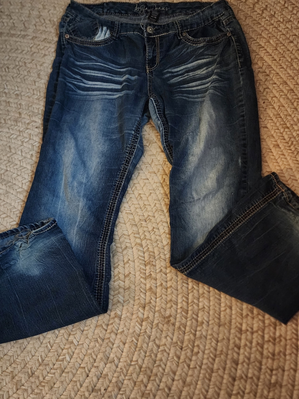 Ariya Women's Dark Blue Washed Flare Jeans Whiskered Big Stitch On‎ The Back Y2k